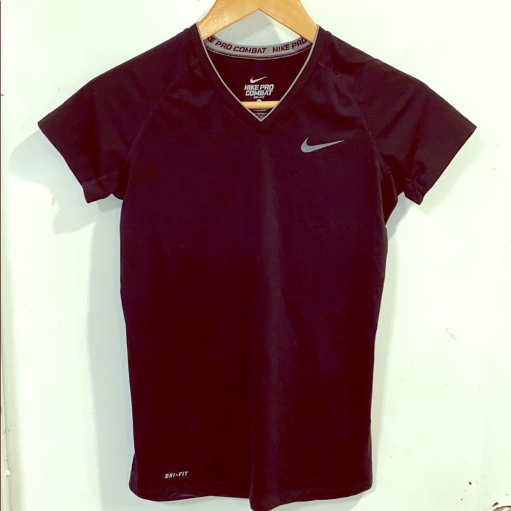 Nike women’s Pro Combat Dri-FIT v-neck, XS